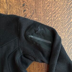 Arc’Teryx Black M Fleece Vintage  ( sweater look) Jacket womens